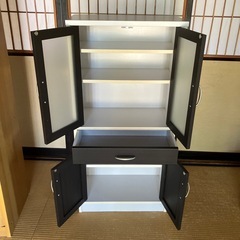 食器棚、収納家具の画像