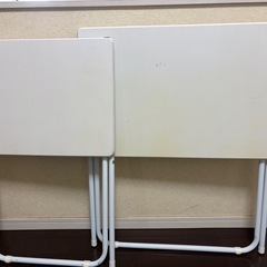 折りたたみ机の画像