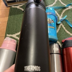受け渡し決定しました。水筒　 1リットルサーモス　赤の画像
