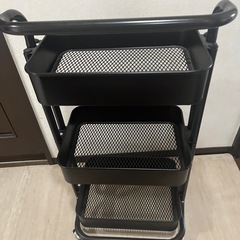 美品　キャリー付き　三段ラック　の画像
