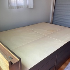 収納付きダブルベッドの画像