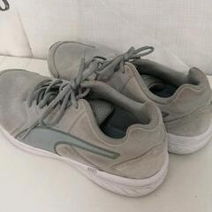 0801-025 【PUMA】スニーカーの画像