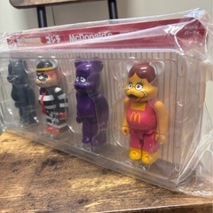 【もうワンセット後日出品します！お取引完了】BE@RBRICK マクドナルド& ゴジラコラボ4体セットの画像
