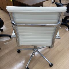 ★ジモティ割引あり★【リユースのサカイ野々市店】チェア 白※汚れ有の画像