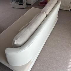 明日まで限定価格！！　ニトリ　ワイド2シーター　2人掛けソファ　レザー/ファブリック　ヘッド代わりにの画像