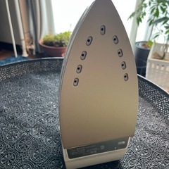TOSHIBA スティームアイロンの画像
