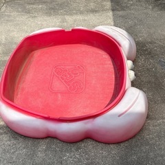 大きいカニさんの砂場　遊具の画像