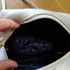 冬物の靴とバックの画像