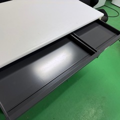【売約済み】★フロンティアグループいわき店★お手頃価格！オフィス机 パソコン机 長さ120cm縦70cm 高さ70cmの画像