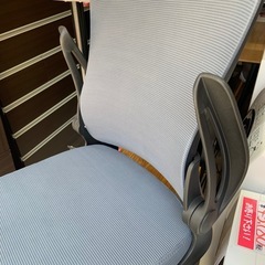 フロアチェア　デスクチェア　肘掛け付き　回転座椅子の画像