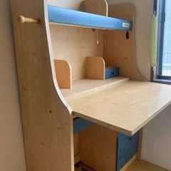 パソコンデスクとして利用できる机&椅子の画像