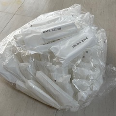【使い捨てヘアブラシ（未使用品）】500円の画像