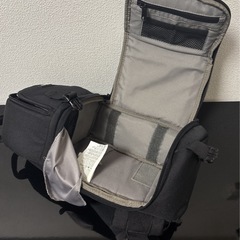 004【中古】Amazon Basics スリングカメラバッグ4.5
Lの画像