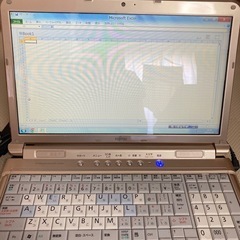 ⭐️FUJITSU 15.6インチ液晶搭載ノートパソコン 動作確認済み Officeソフト付き⭐️の画像