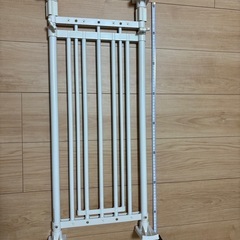 ［取引予定者決定］突っ張りポールスライド棚（突っ張り棒）の画像