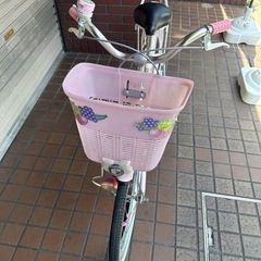 20インチ　シングルギア　カゴ　ライト付きキッズバイク　ホワイト×ピンクの画像