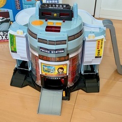 【交渉中】トミカ　ぐるっと変形！DXポリスステーションの画像