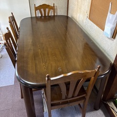 【ありがとうございました】家具調大テーブル4椅子付きの画像