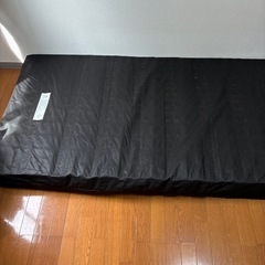 🔸
簡易ベットとマットレス(どっちかだけでも可能ですが両方の方優先します)の画像