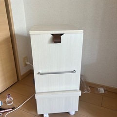 コンパクトドレッサー
の画像