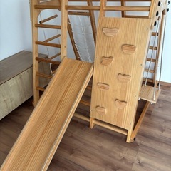 木製 子供用 ジャングルジムの画像