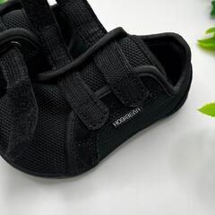 スニーカー　14cm 黒　つま先ゆったり　子ども用　幅広　着脱しやすいの画像