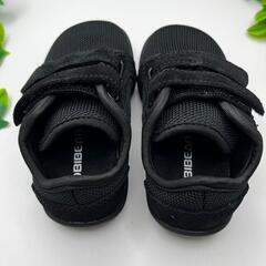 スニーカー　14cm 黒　つま先ゆったり　子ども用　幅広　着脱しやすいの画像