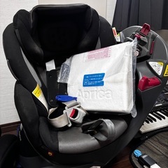 apricaのチャイルドシート　回転　リクライニングの画像