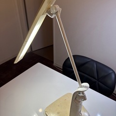 デスクライトの画像