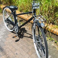 中古自転車 2025年購入品 INNOVATION FACORY クロスバイク 自転車 6段変速 27インチ LEDライト スマホスタンド付 ブラック 新品定価18,000円 通勤 通学 近所のお出掛けなどにの画像