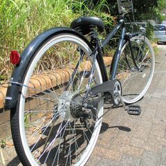 中古自転車 2025年購入品 INNOVATION FACORY クロスバイク 自転車 6段変速 27インチ LEDライト スマホスタンド付 ブラック 新品定価18,000円 通勤 通学 近所のお出掛けなどにの画像