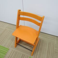 （豊中市・伊丹市 市民限定）木製デスクチェア（オレンジ)（豊中市伊丹市クリーンランド・リユース品）管理番号250801の画像
