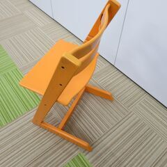 （豊中市・伊丹市 市民限定）木製デスクチェア（オレンジ)（豊中市伊丹市クリーンランド・リユース品）管理番号250801の画像