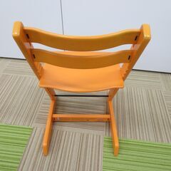 （豊中市・伊丹市 市民限定）木製デスクチェア（オレンジ)（豊中市伊丹市クリーンランド・リユース品）管理番号250801の画像