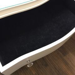 【ジャングルジャングル広陵店】　家具　5段チェスト　アンティーク調　ホワイト　☆ジモティー特別価格☆の画像