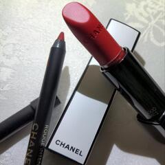 CHANELリップペンシルとリップスティックと試供品のセットの画像