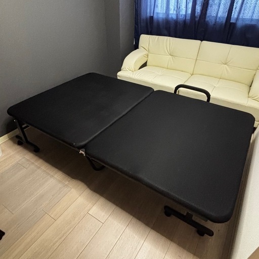 美品 折りたたみセミダブルベッド ブラック
