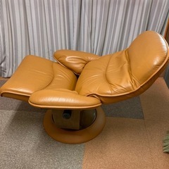 リクライニングチェア（カリモク）の画像