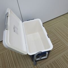 譲渡者仮決定／相談中のためお返事を控えております。（豊中市・伊丹市 市民限定）クーラーボックス(大)（豊中市伊丹市クリーンランド・リユース品）管理番号250803の画像