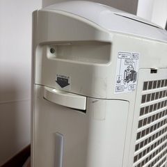 SHARP 加湿空気清浄機 KC-B50-Wの画像