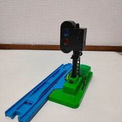 【無料】プラレールJ-10信号機差し上げます(*^^*)の画像