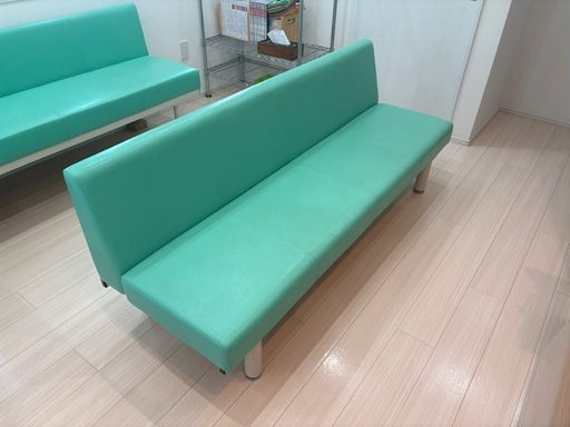 待合室ソファー①