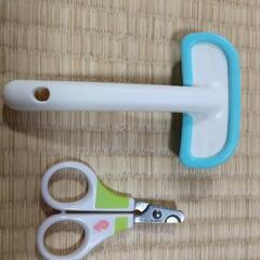 小動物用ブラシ、爪切りセットの画像