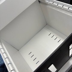 【至急】オフィスサイドワゴン 3段 シリンダー鍵付きの画像
