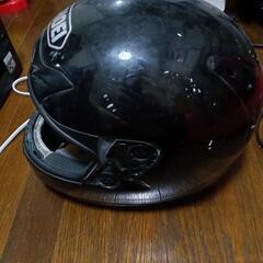 フルフェイスのヘルメットの画像