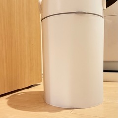 ピジョン Pigeon おむつ処理ポット ステール Suteru (専用カセット不要) ストロング密封構造でニオイを強力ブロックの画像