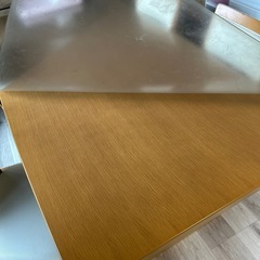 ダイニングテーブルの画像