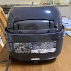 TOSHIBA真空IHジャー炊飯器RC-10E9VRの画像
