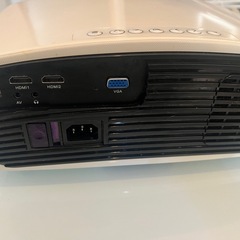 プロジェクター　使用頻度少なめ　写りいいですの画像