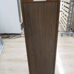ジモティー割引🏷️【ジャングルジャングル 岸和田和泉インター店】カリモク　スリッパラック　木製　 和泉市 堺市 岸和田市 泉大津市 高石市 泉北郡熊取町の画像